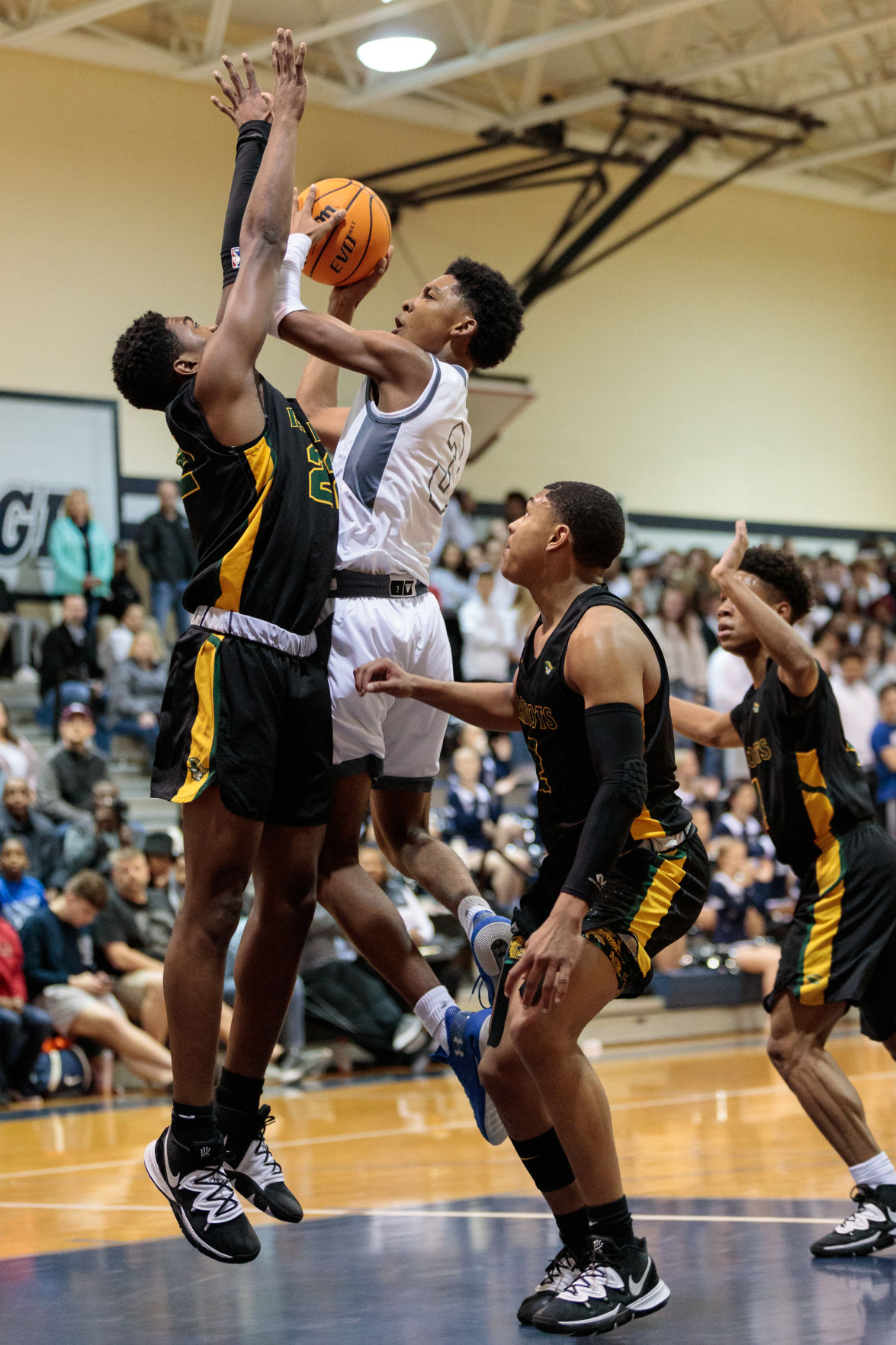The Hickory Ridge Ragin' Bulls Host the Independence Patriots in a Southwestern Class 4A matchup.
